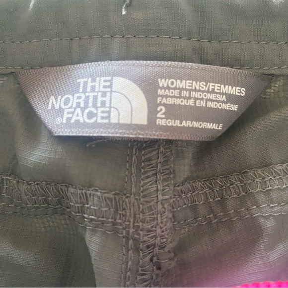 The North Face Women's Roll-up Nylon Shorts Size 2 Army Green - Picture 2 of 16